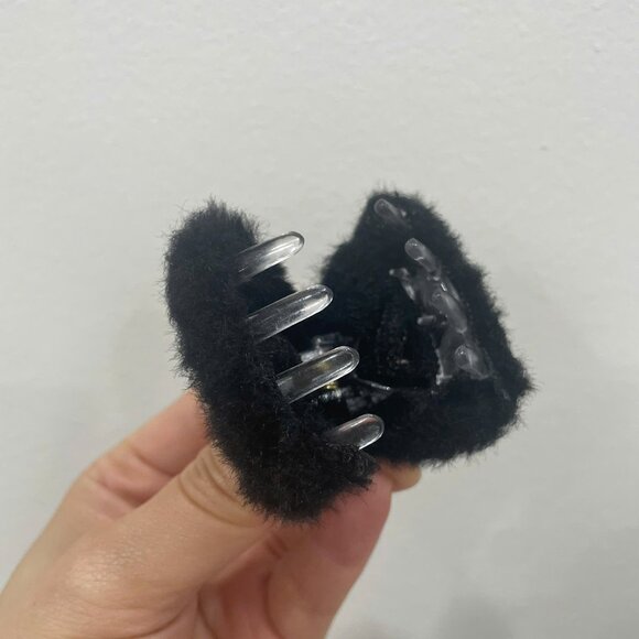 Black Fuzzy Heart Hair Claw Clip | Soft Faux Fur Hair Accessory - Picture 2 of 3